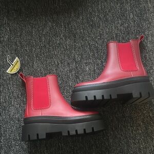 Stylish Red Platform Chelsea Boots